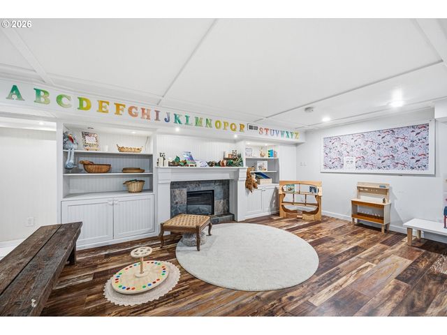 611 RIDGEWAY Rd, Lake Oswego, OR 97034