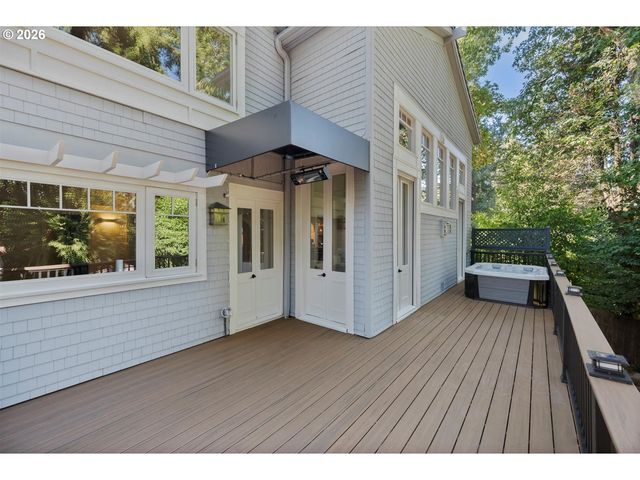 611 RIDGEWAY Rd, Lake Oswego, OR 97034