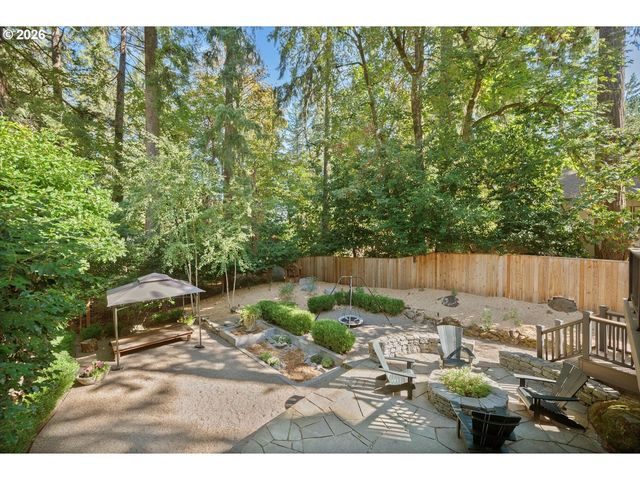 611 RIDGEWAY Rd, Lake Oswego, OR 97034