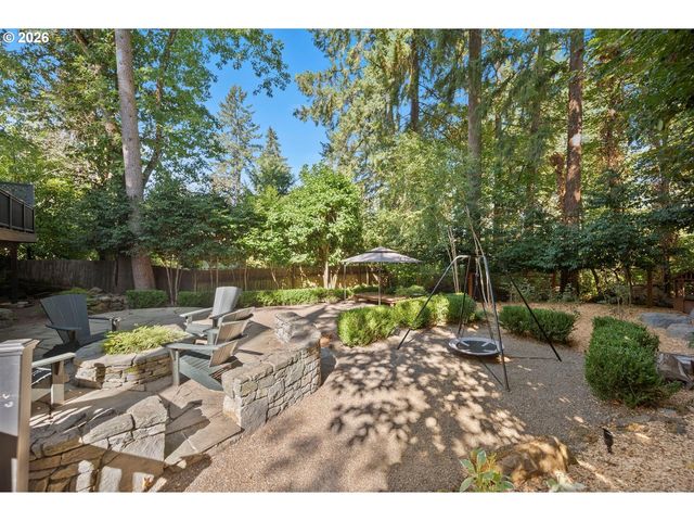 611 RIDGEWAY Rd, Lake Oswego, OR 97034