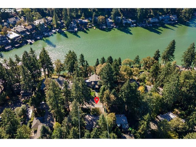 611 RIDGEWAY Rd, Lake Oswego, OR 97034