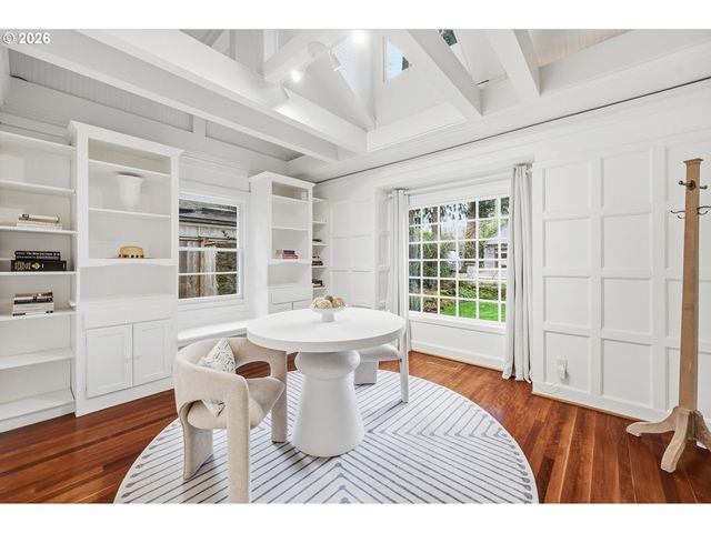 611 RIDGEWAY Rd, Lake Oswego, OR 97034