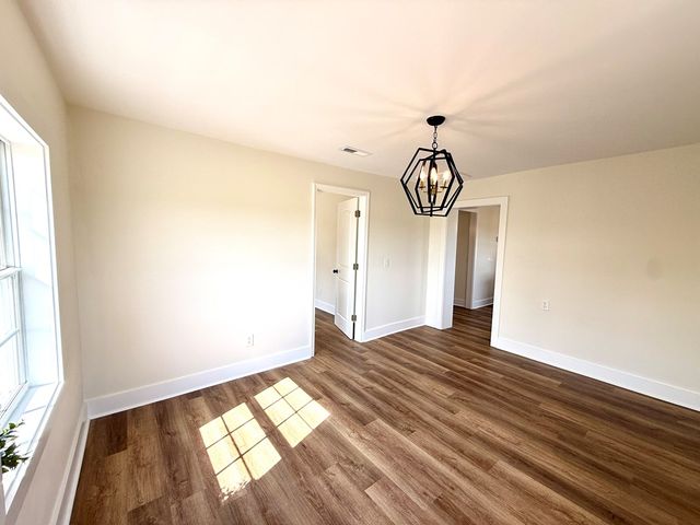 200 Cable St, Headland, AL 36345