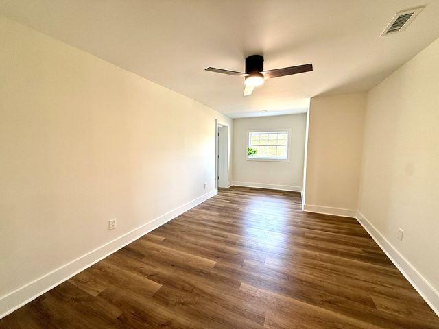 200 Cable St, Headland, AL 36345