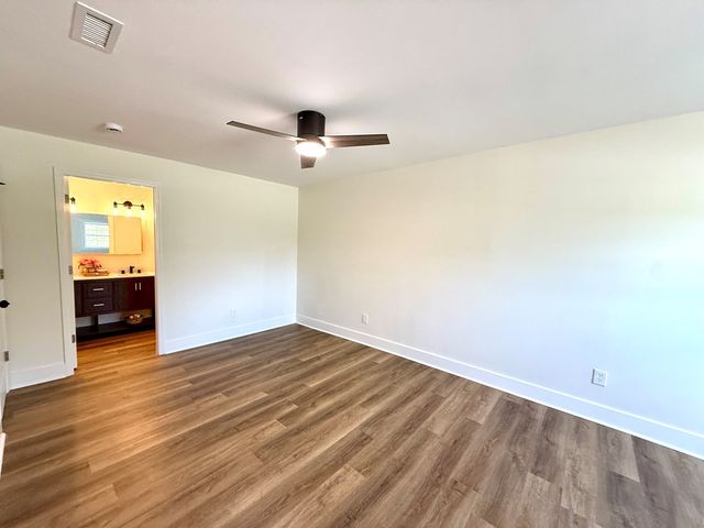 200 Cable St, Headland, AL 36345