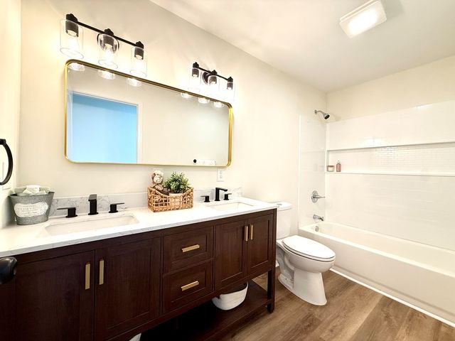 200 Cable St, Headland, AL 36345