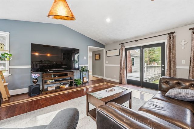 49 Millville Cir, Salem, NH 03079