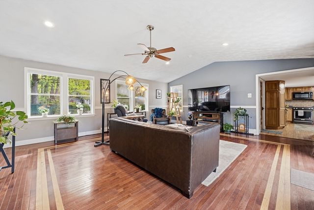 49 Millville Cir, Salem, NH 03079