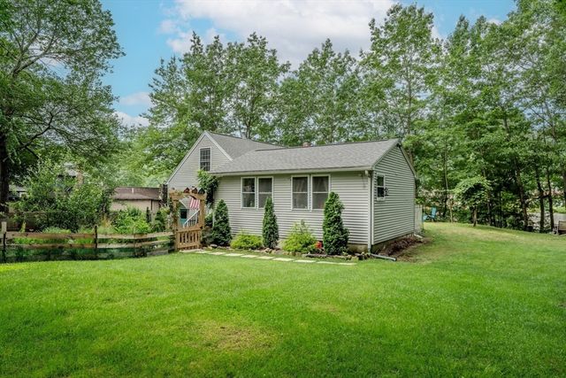 49 Millville Cir, Salem, NH 03079