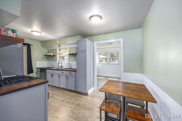 1704 Kentfield Street SW, Wyoming, MI 49519