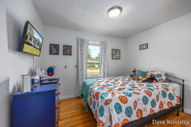 1704 Kentfield Street SW, Wyoming, MI 49519