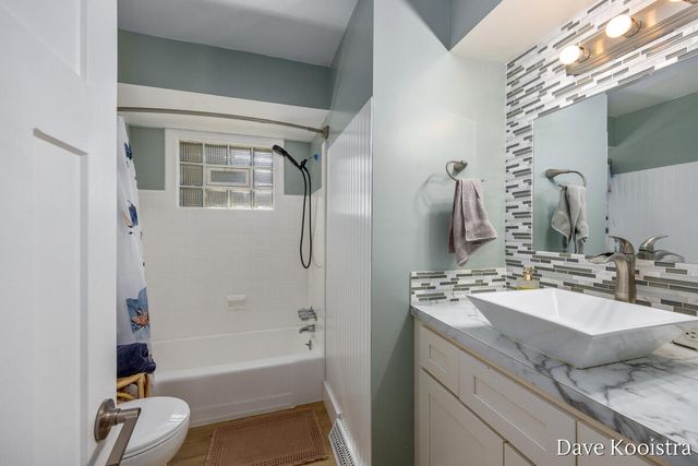 1704 Kentfield Street SW, Wyoming, MI 49519