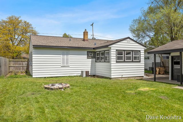1704 Kentfield Street SW, Wyoming, MI 49519