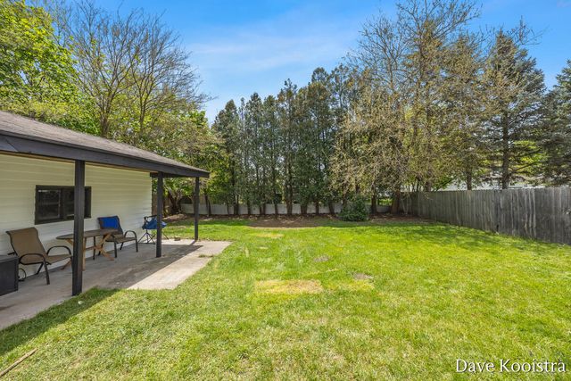 1704 Kentfield Street SW, Wyoming, MI 49519