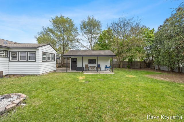 1704 Kentfield Street SW, Wyoming, MI 49519