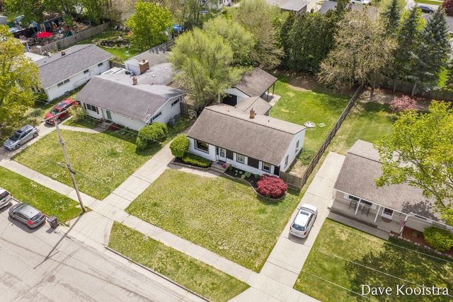 1704 Kentfield Street SW, Wyoming, MI 49519