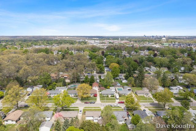 1704 Kentfield Street SW, Wyoming, MI 49519