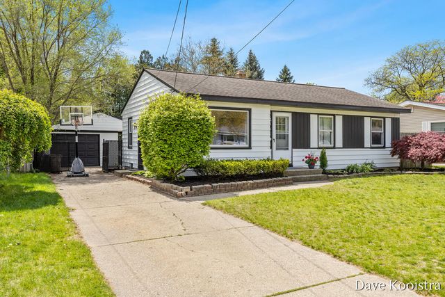 1704 Kentfield Street SW, Wyoming, MI 49519