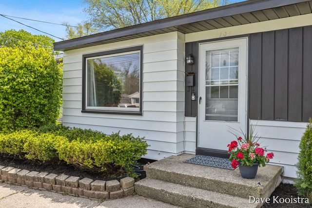 1704 Kentfield Street SW, Wyoming, MI 49519
