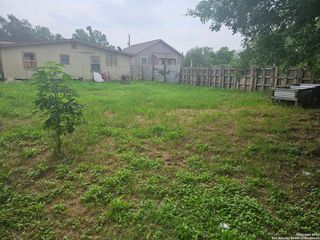 907 Hough, Adkins, TX 78101