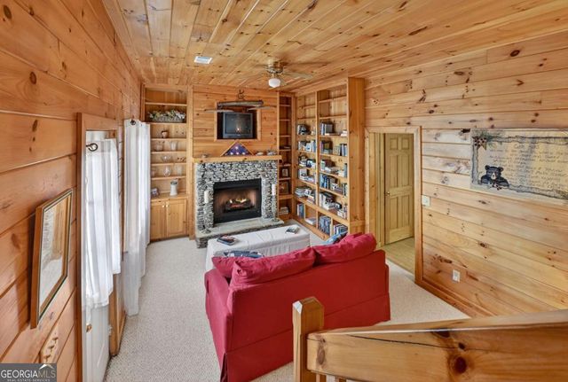 1186 Walnut Ridge, Ellijay, GA 30536