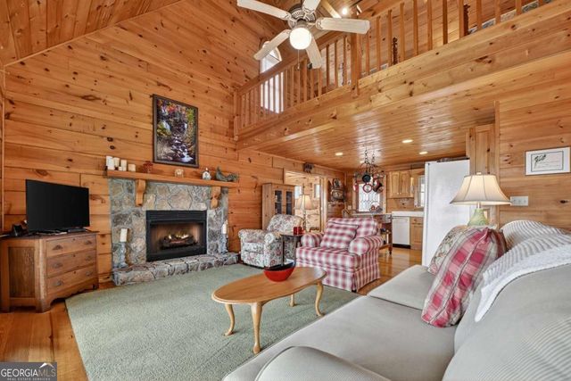 1186 Walnut Ridge, Ellijay, GA 30536