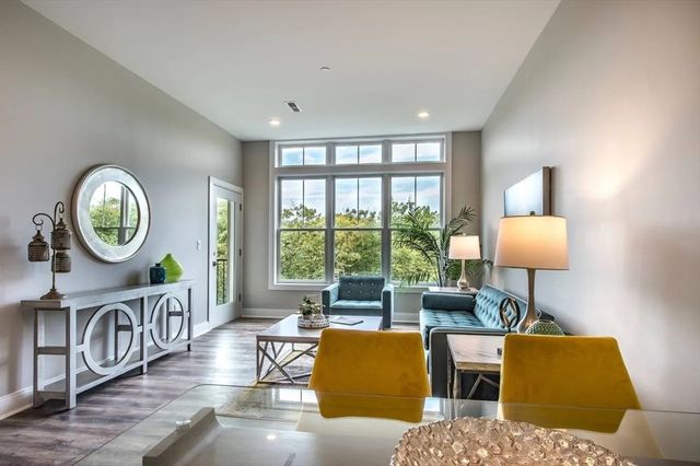 2 Broadway TWO-BED, Lynnfield, MA 01940