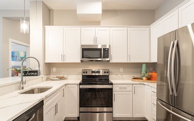 2 Broadway TWO-BED, Lynnfield, MA 01940