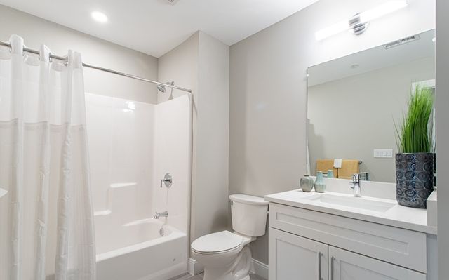 2 Broadway TWO-BED, Lynnfield, MA 01940