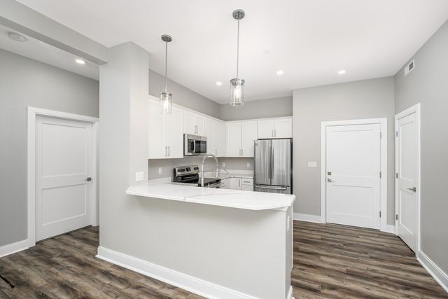 2 Broadway TWO-BED, Lynnfield, MA 01940