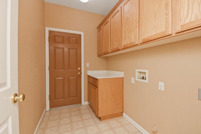 2093 Golden Gate Dr, Tracy, CA 95377