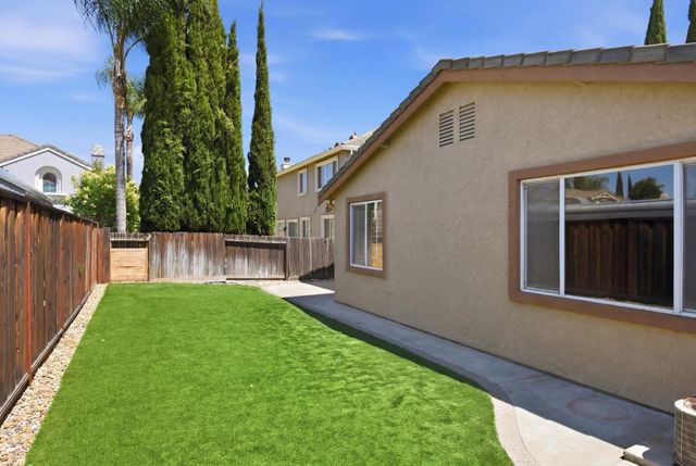 2093 Golden Gate Dr, Tracy, CA 95377
