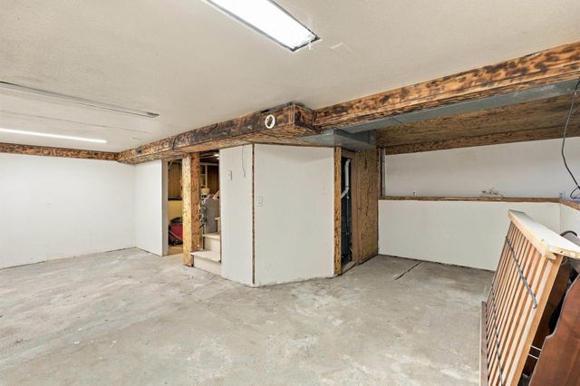 5719 N Loma Dr, Spokane, WA 99205