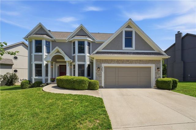 8006 W 122 Terrace, Overland Park, KS 66213
