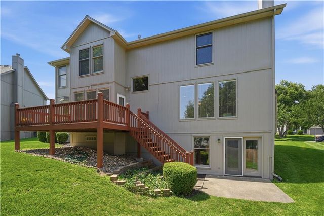 8006 W 122 Terrace, Overland Park, KS 66213