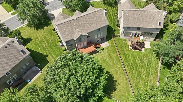8006 W 122 Terrace, Overland Park, KS 66213