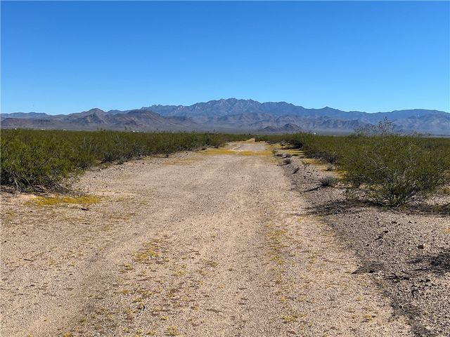 215-14-287 W Toluca Drive, Golden Valley, AZ 86413