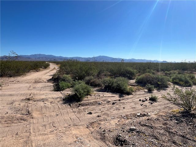 215-14-287 W Toluca Drive, Golden Valley, AZ 86413