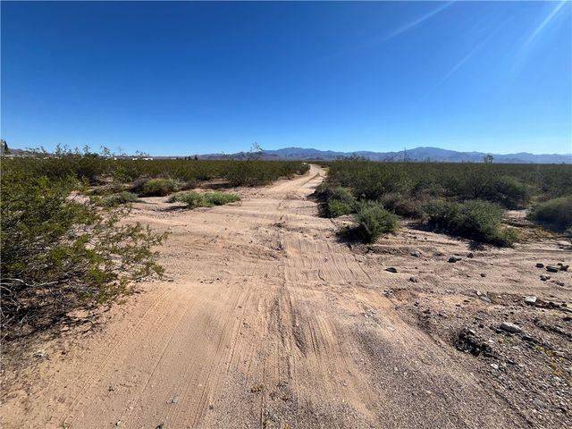 215-14-287 W Toluca Drive, Golden Valley, AZ 86413