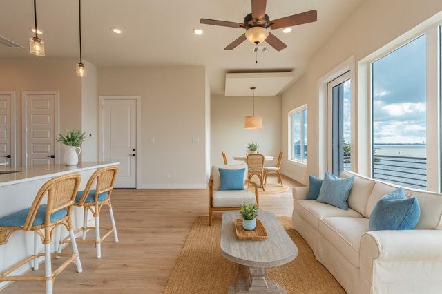 4403 Davis Lane, Seabrook, TX 77586