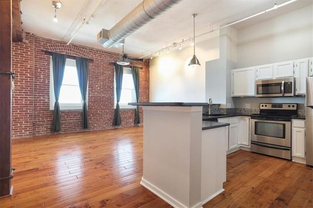 200 MAIN Street 510, Kansas City, MO 64105