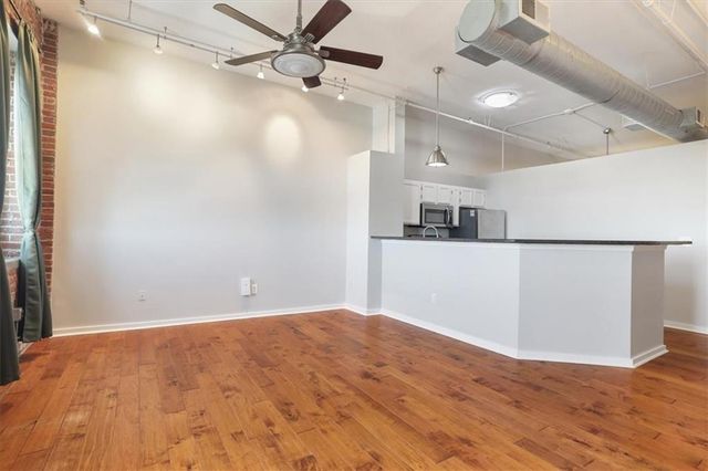 200 MAIN Street 510, Kansas City, MO 64105