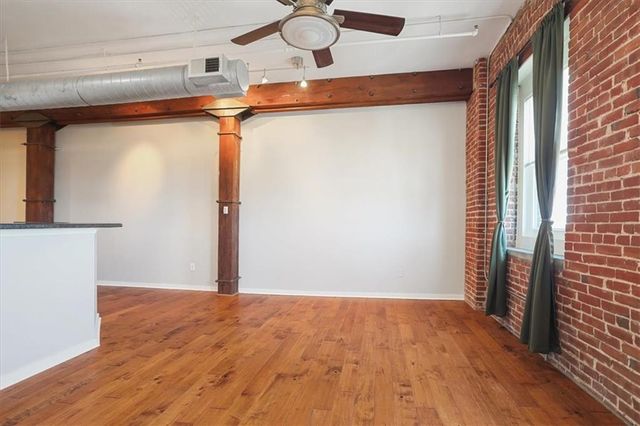 200 MAIN Street 510, Kansas City, MO 64105
