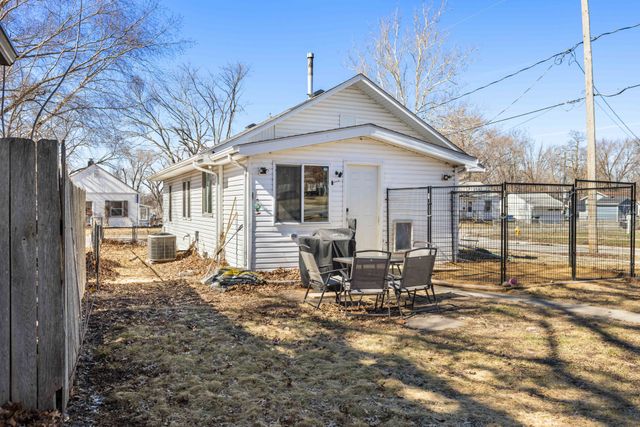 1219 E 32nd Street, Des Moines, IA 50317