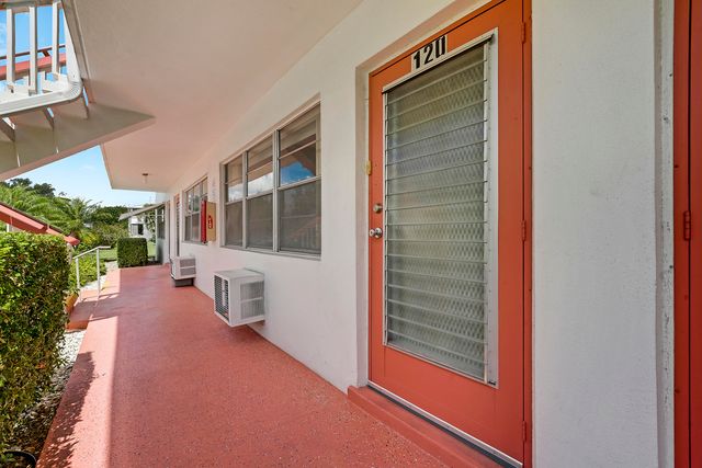 120 Windsor F F, West Palm Beach, FL 33417