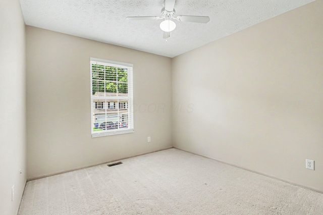 7872 Fairfax Loop Drive, Blacklick, OH 43004