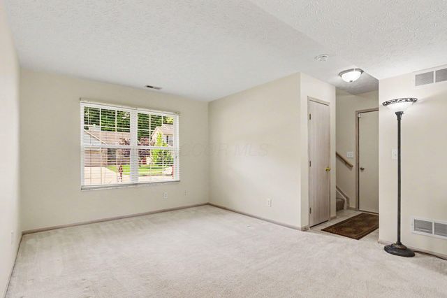 7872 Fairfax Loop Drive, Blacklick, OH 43004