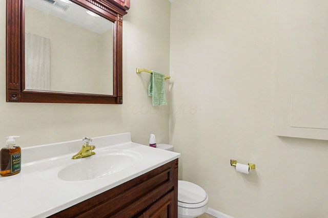 7872 Fairfax Loop Drive, Blacklick, OH 43004