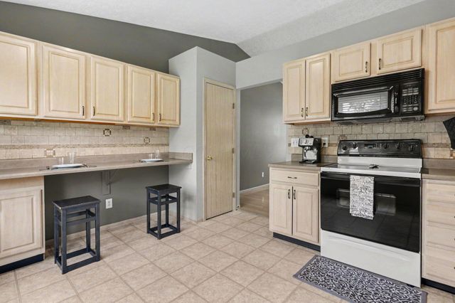 7872 Fairfax Loop Drive, Blacklick, OH 43004