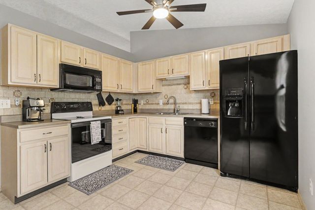 7872 Fairfax Loop Drive, Blacklick, OH 43004